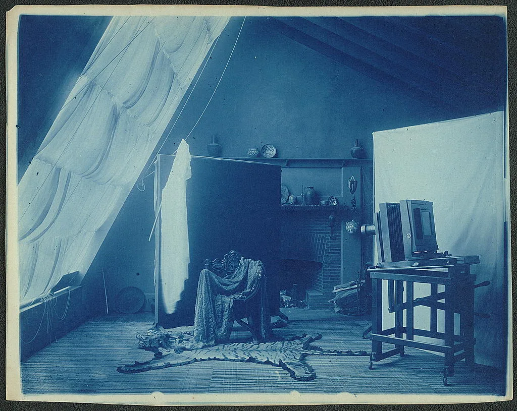 [Interior of Frances Benjamin Johnston's studio at 1332 V St. NW,…, Washington D.C., 1900