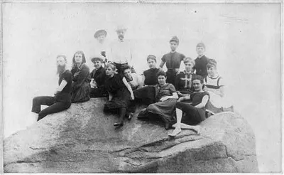 Frances Benjamin Johnston and family in bathing suits