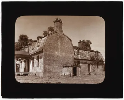 [Wilton-on-the-Piankatank, Middlesex County, Virginia. Side yard], 1935