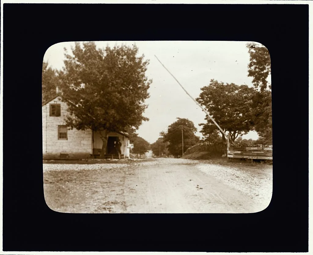 [Toll gate on Winchester Pike, Virginia], 1900