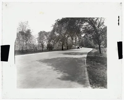 [Bronx Parkway, Bronx, New York], 1920