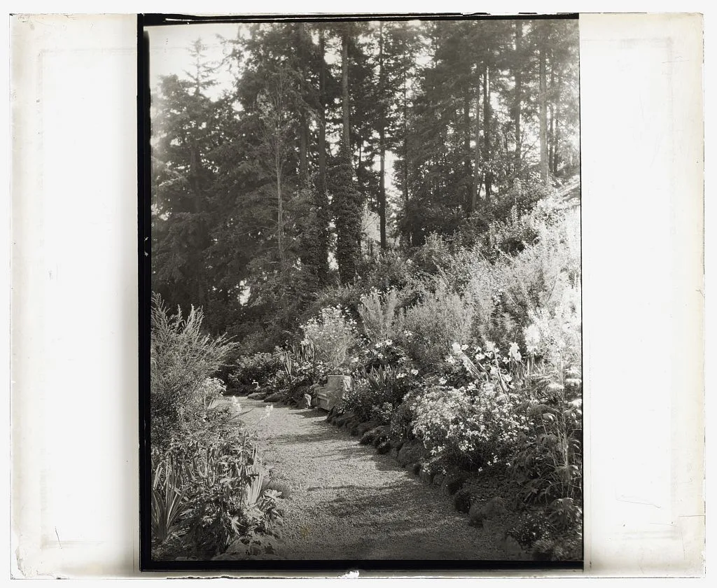 ["High Hatch," Thomas Kerr garden, SW Military Lane, Portland,…, Oregon, Portland, 1923