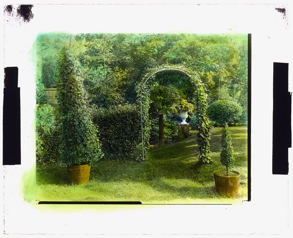 [Unidentified house and garden, possibly Drumthwacket, Moses Taylor…, 1910