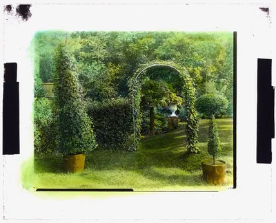 [Unidentified house and garden, possibly Drumthwacket, Moses Taylor…, 1910