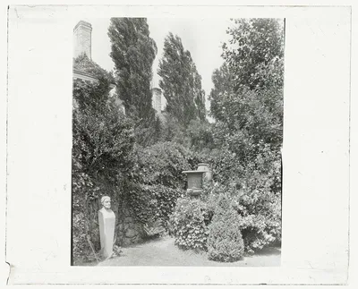 [Unidentified house and garden. Herm], 1910