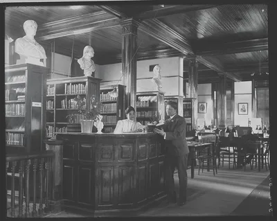 [Library interior at Tuskegee Institute, 1906], Tuskegee, Alabama