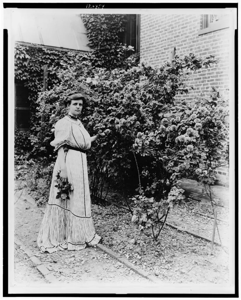 [Frances Benjamin Johnston, full-length portrait, standing in her…, 1890