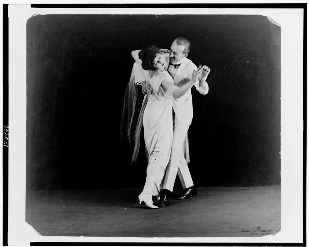 [Irene and Vernon Castle, full-length, in dancing position], 1910